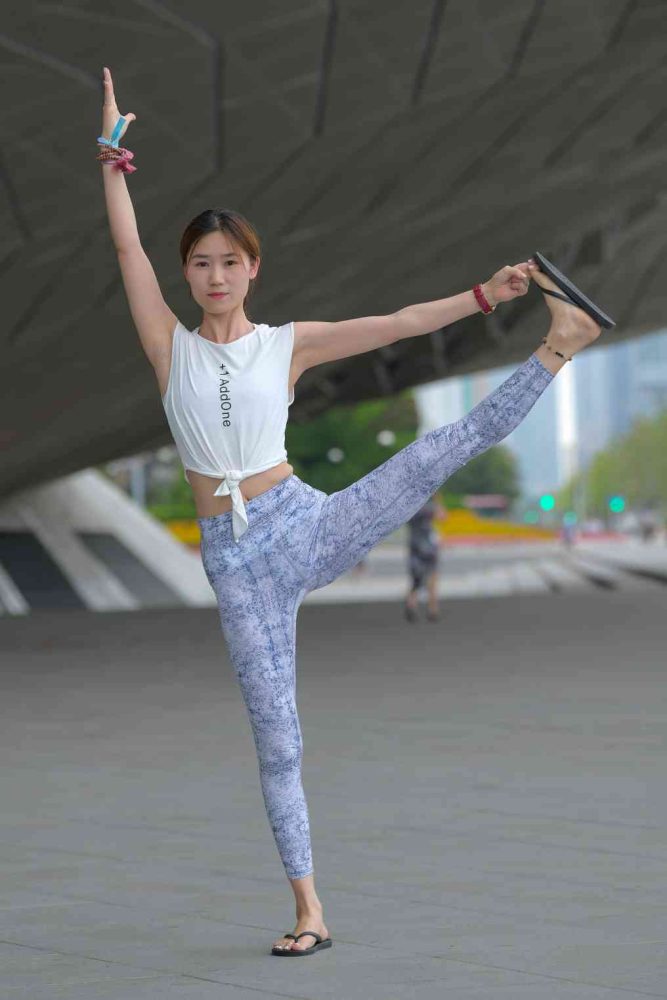 表演瑜伽的女孩【176P】04017-美色吧