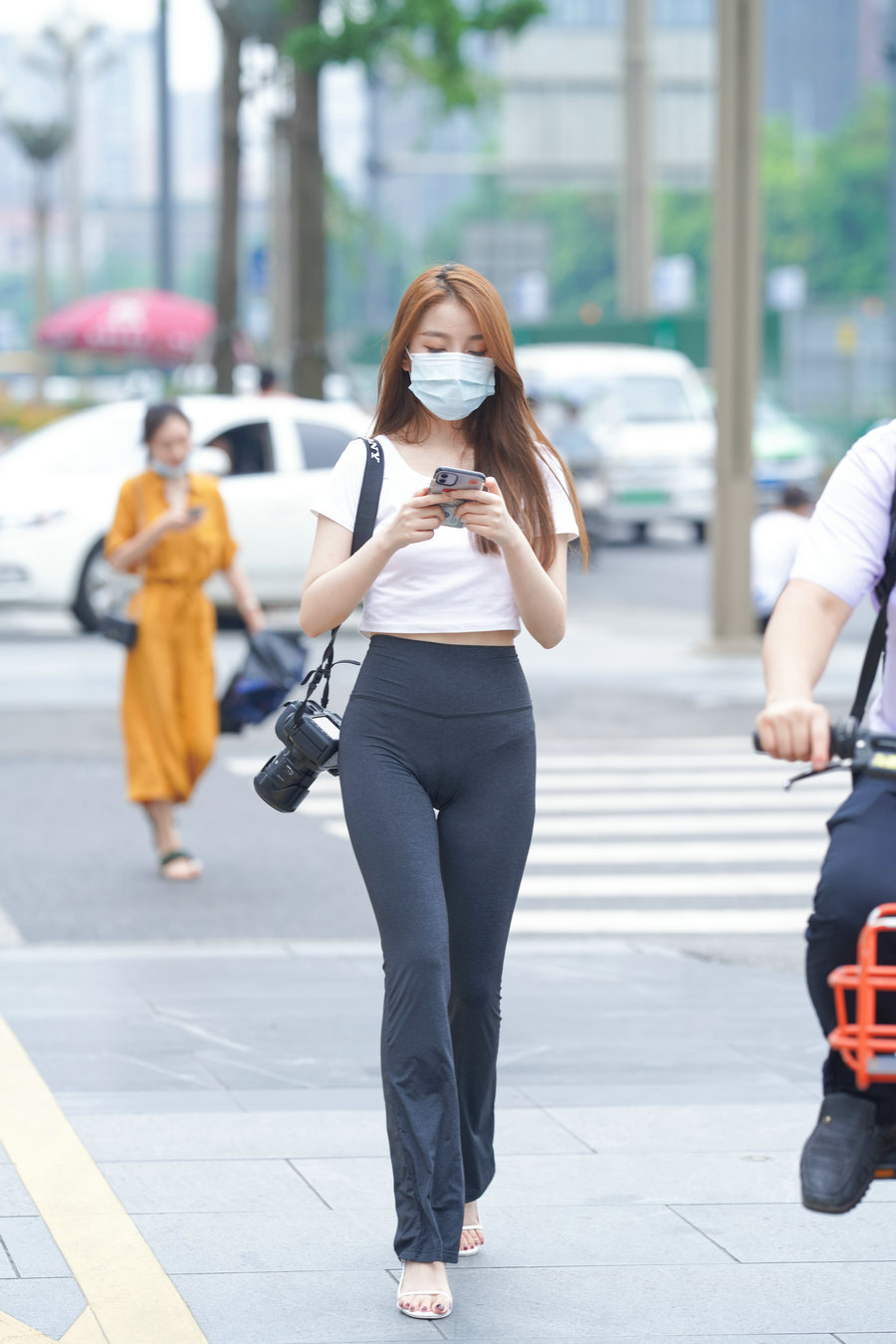 图片[3]-玩单反机的瑜伽裤女孩  J1270 498P5V-28.6GB-美色吧