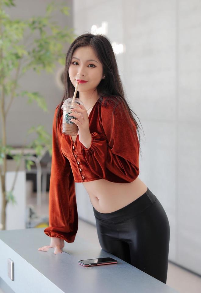 图片[3]-非常甜美的皮裤女孩 J1236 322P11V-16.4GB-美色吧
