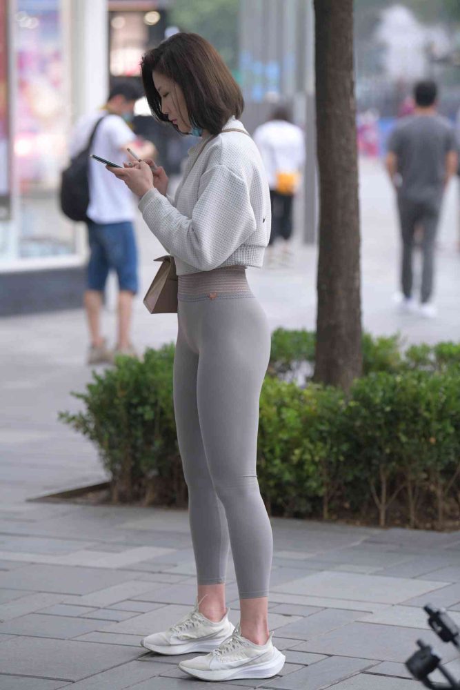 身材很好的短发瑜伽裤姑娘【157P】04015-美色吧