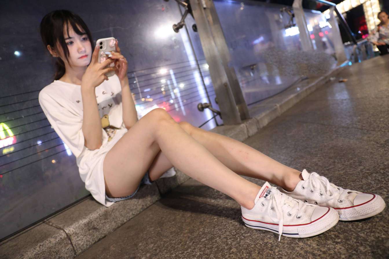图片[3]-KTV里唱歌的长腿帆布鞋女孩【102P】20015-美色吧