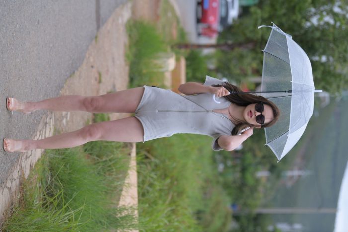 在海边开跑车的连衣短裤女孩【390P】00030-美色吧