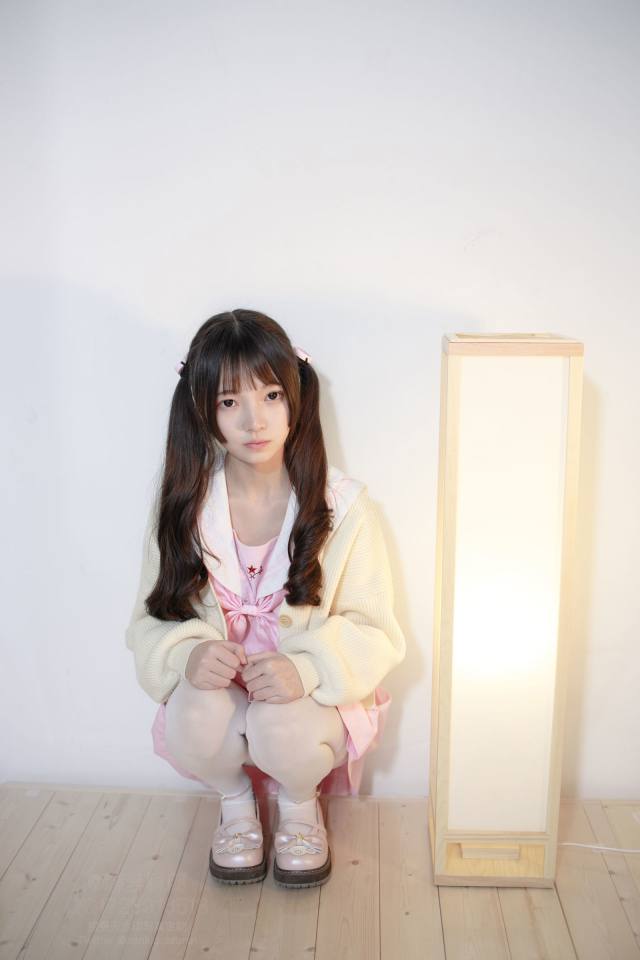 图片[2]-好像有什么心事的白丝双马尾女孩【59P】20022-美色吧