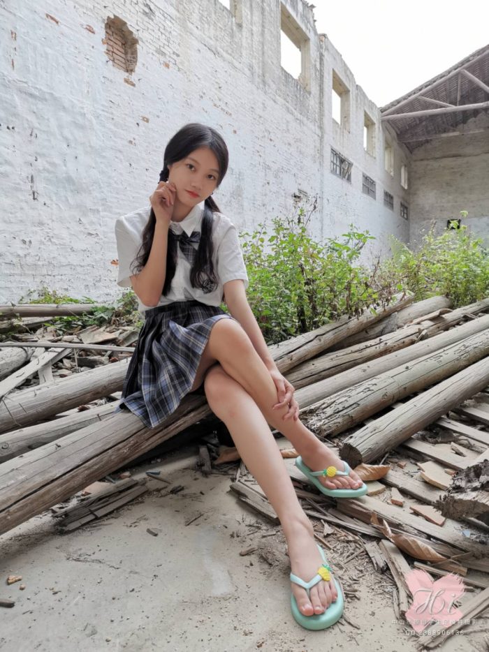 可爱的百褶裙双马尾女孩【167P】20029-美色吧