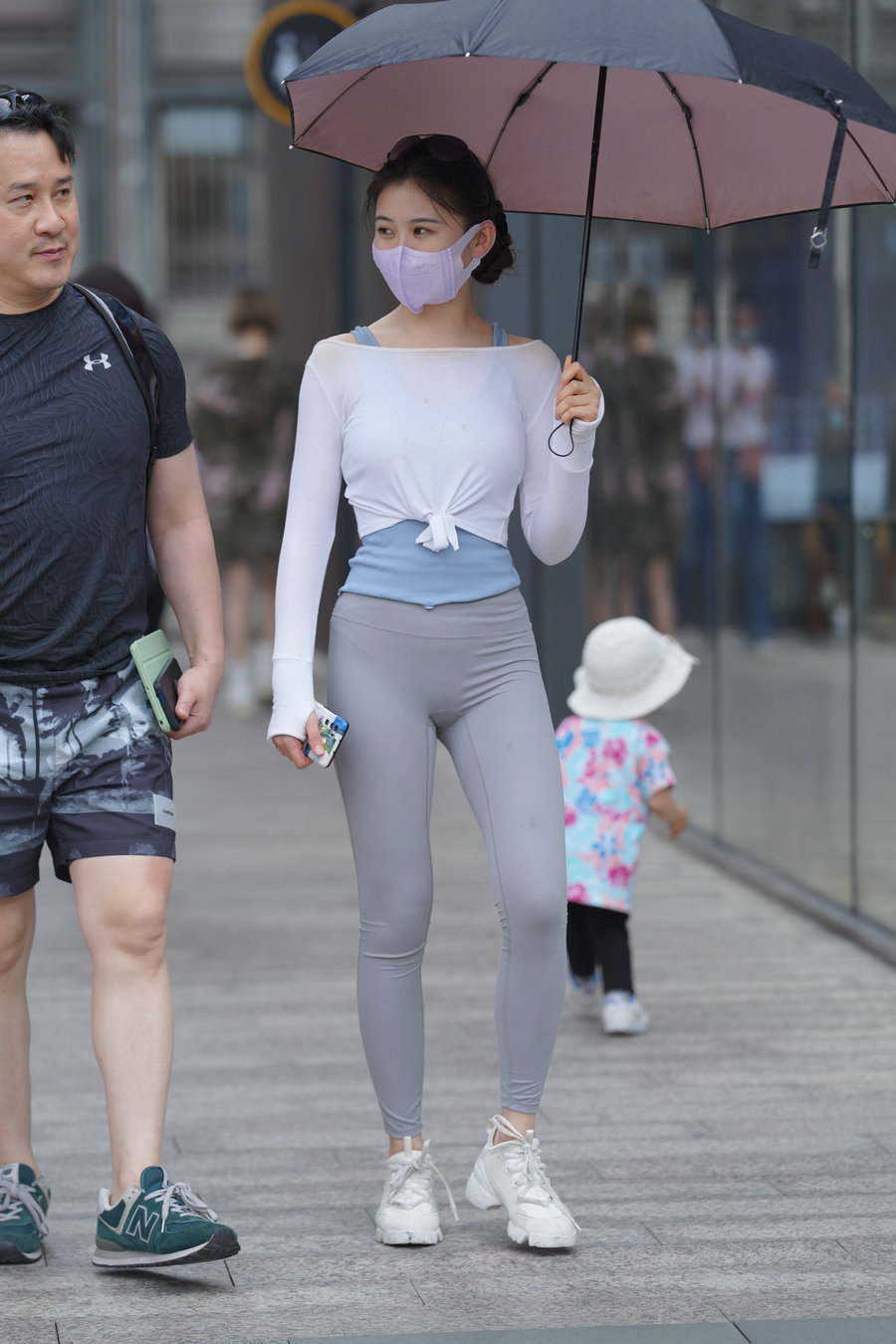 图片[1]-街拍逛街的瑜伽裤小女人  J2874 36P-469MB-美色吧