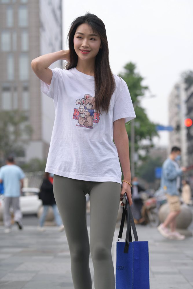 一身休闲装的瑜伽裤女孩J2961 709P1V-24.1GB-美色吧