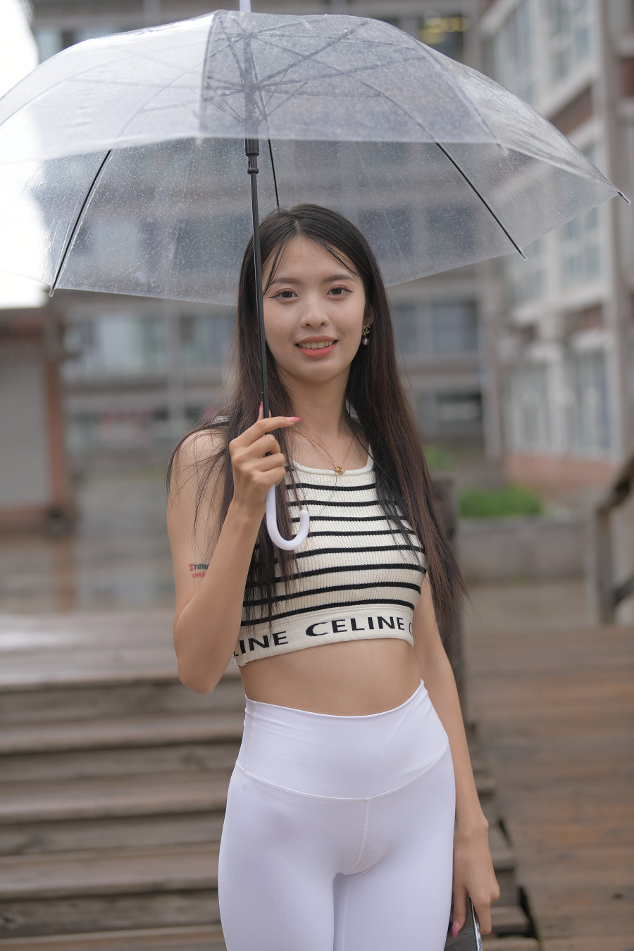 图片[1]-打伞的白色瑜伽裤女孩J2986 622P1V-22.06GB-美色吧