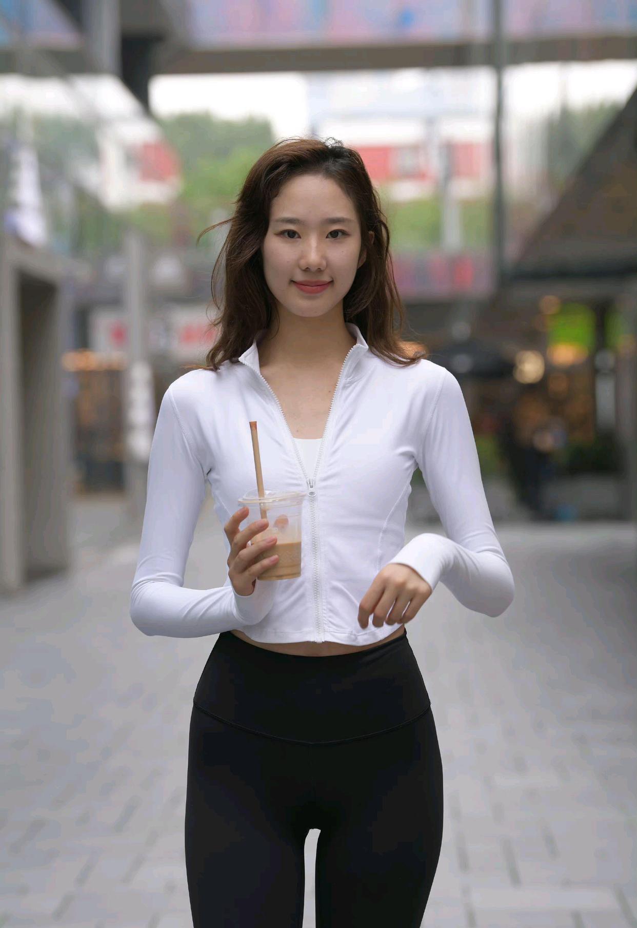 图片[2]-像刘亦菲的黑色瑜伽裤女孩J2237 340P1V-14.8GB-美色吧