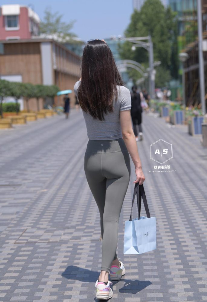 图片[1]-非常漂亮的瑜伽裤女孩J2192 501P1V-15.5GB-美色吧