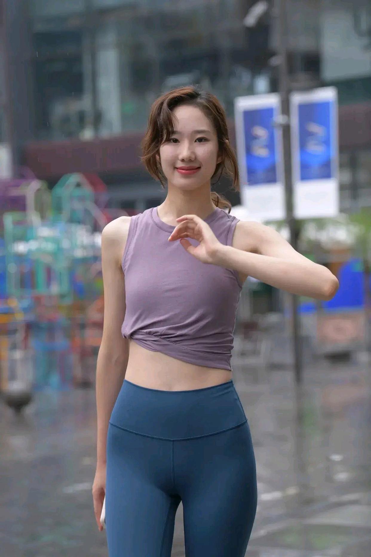 图片[2]-像刘亦菲的蓝色瑜伽裤姑娘J2234 552P1V-20.5GB-美色吧