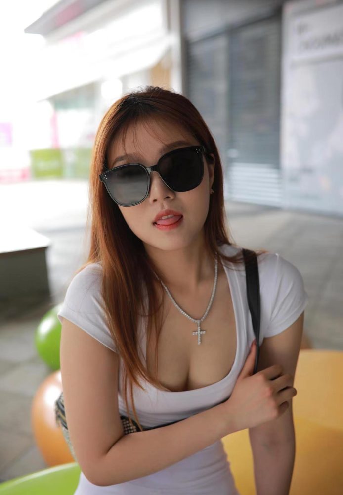 看上去拽拽的瑜伽裤女孩 J1695 425P1V-14.0GB-美色吧