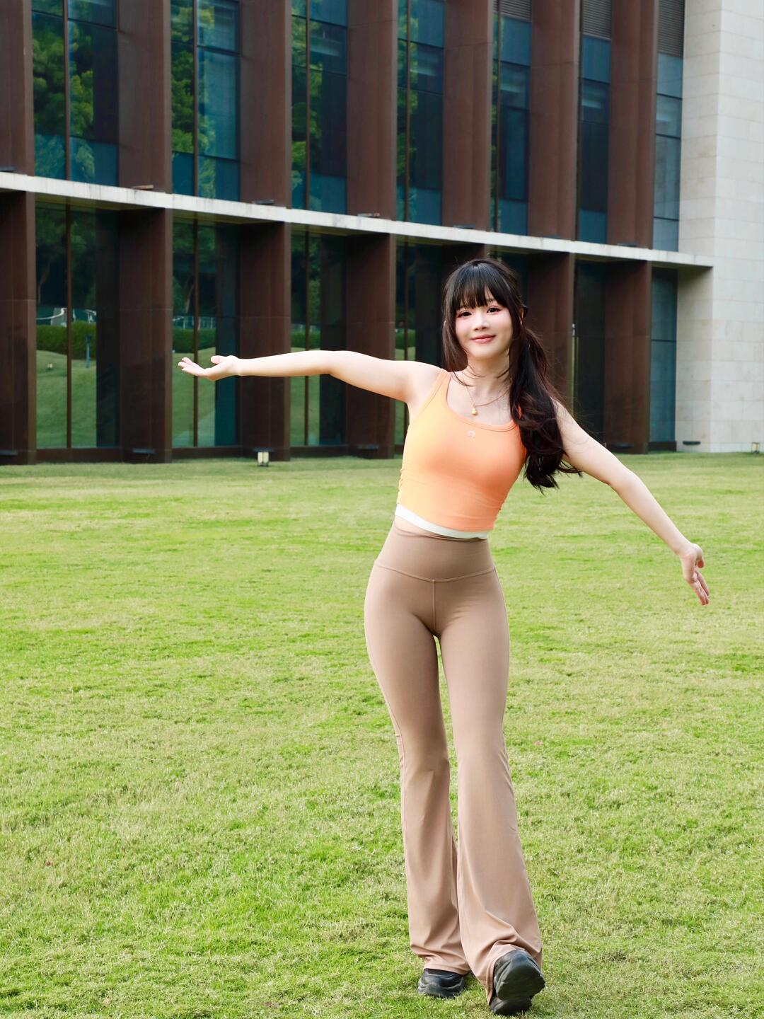 图片[4]-喜欢瑜伽的阳光快乐女孩【135P】04042-美色吧