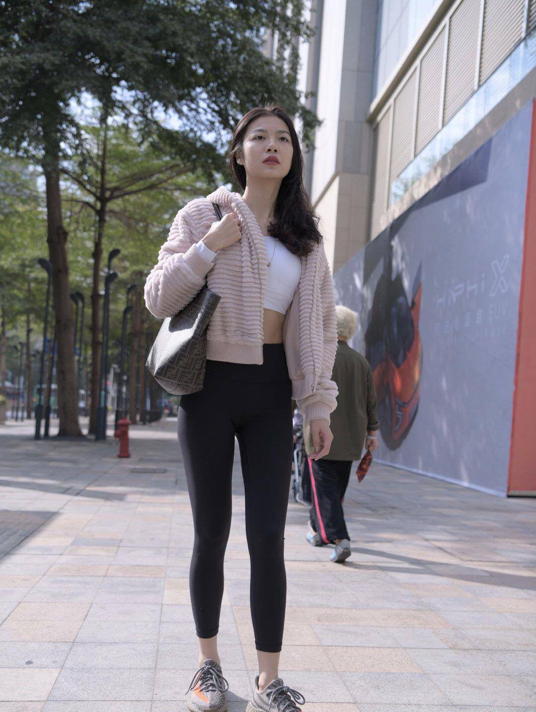 图片[2]-逛街的紧身瑜伽裤女孩 J1455 411P2V-26.6GB-美色吧