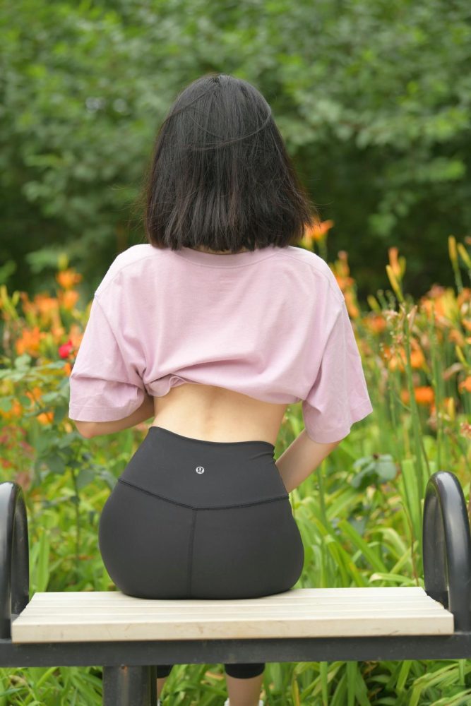 图片[2]-穿瑜伽裤打篮球的大三女孩J2198 463P1V-18.6GB-美色吧