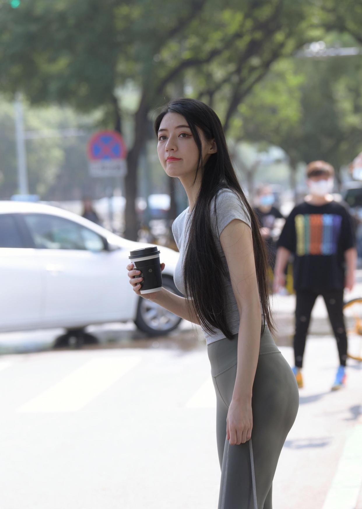 图片[3]-在外面逛街的瑜伽裤女孩J2240 449P1V-16.7GB-美色吧