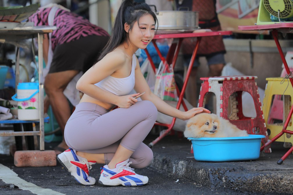 图片[3]-逛商场买东西的瑜伽裤老师【666P】00012-美色吧