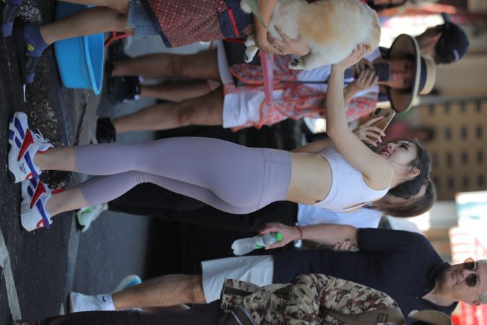 逛街的马尾辫瑜伽老师【556P】00016-美色吧