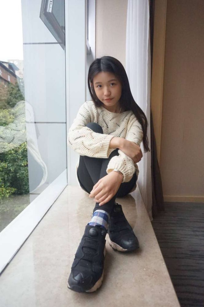 眼神很清澈的赤脚女孩【59P】20020-美色吧