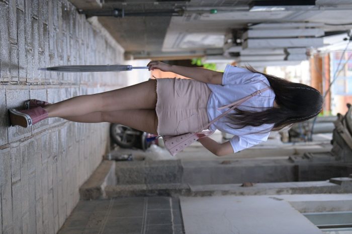 非常清纯甜美的短裙姑娘在逛街【458P】00052-美色吧