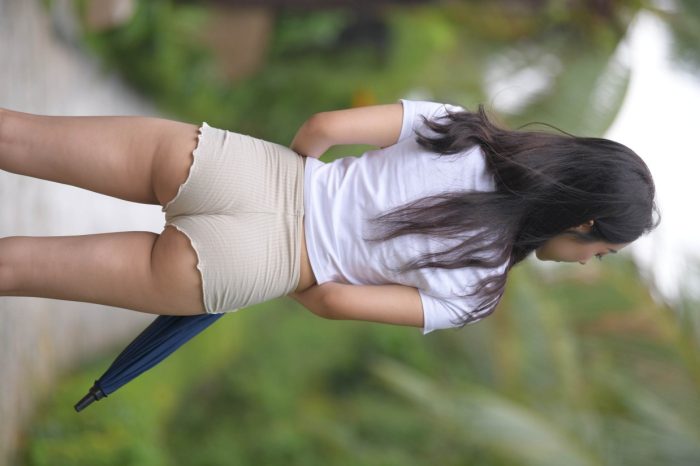 在郊外的长发热裤姑娘【388P】00022-美色吧