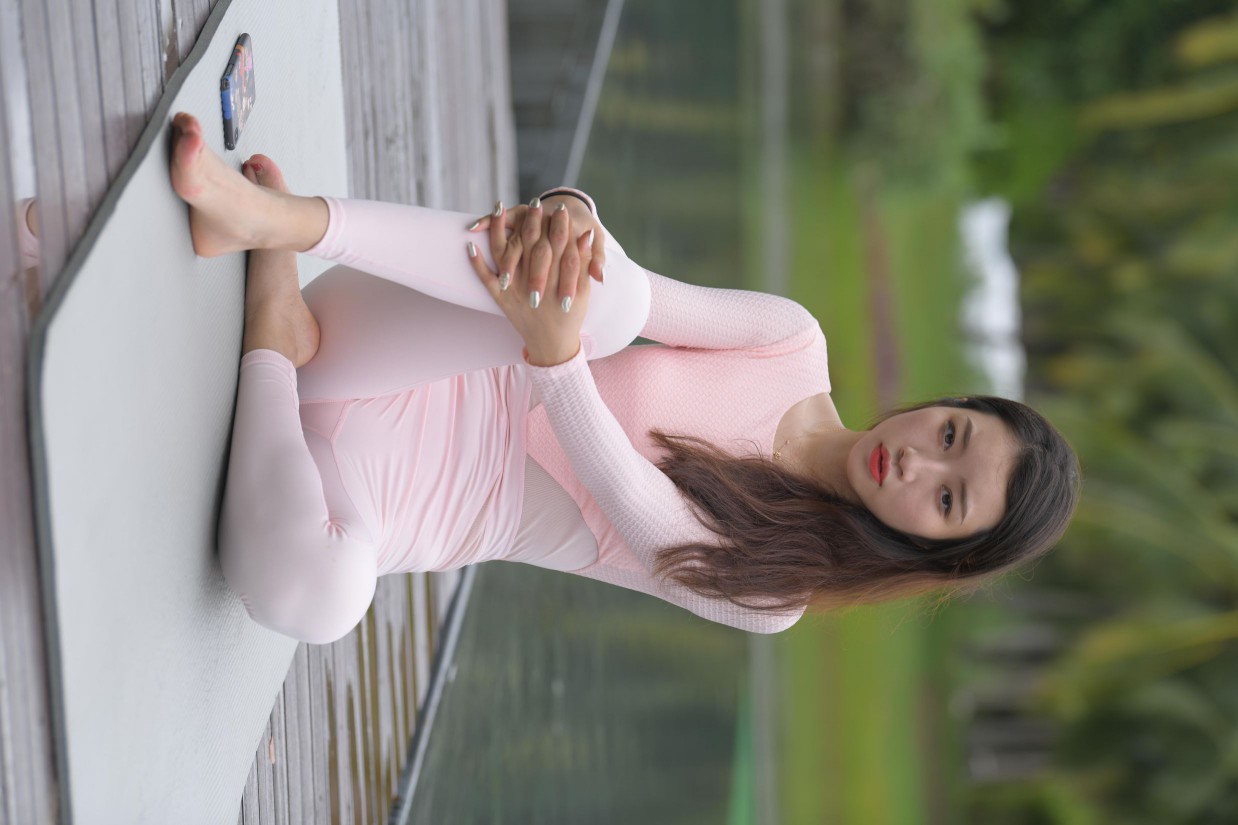 图片[7]-很漂亮眼睛也很大的白色瑜伽裤女孩【249P】00063-美色吧