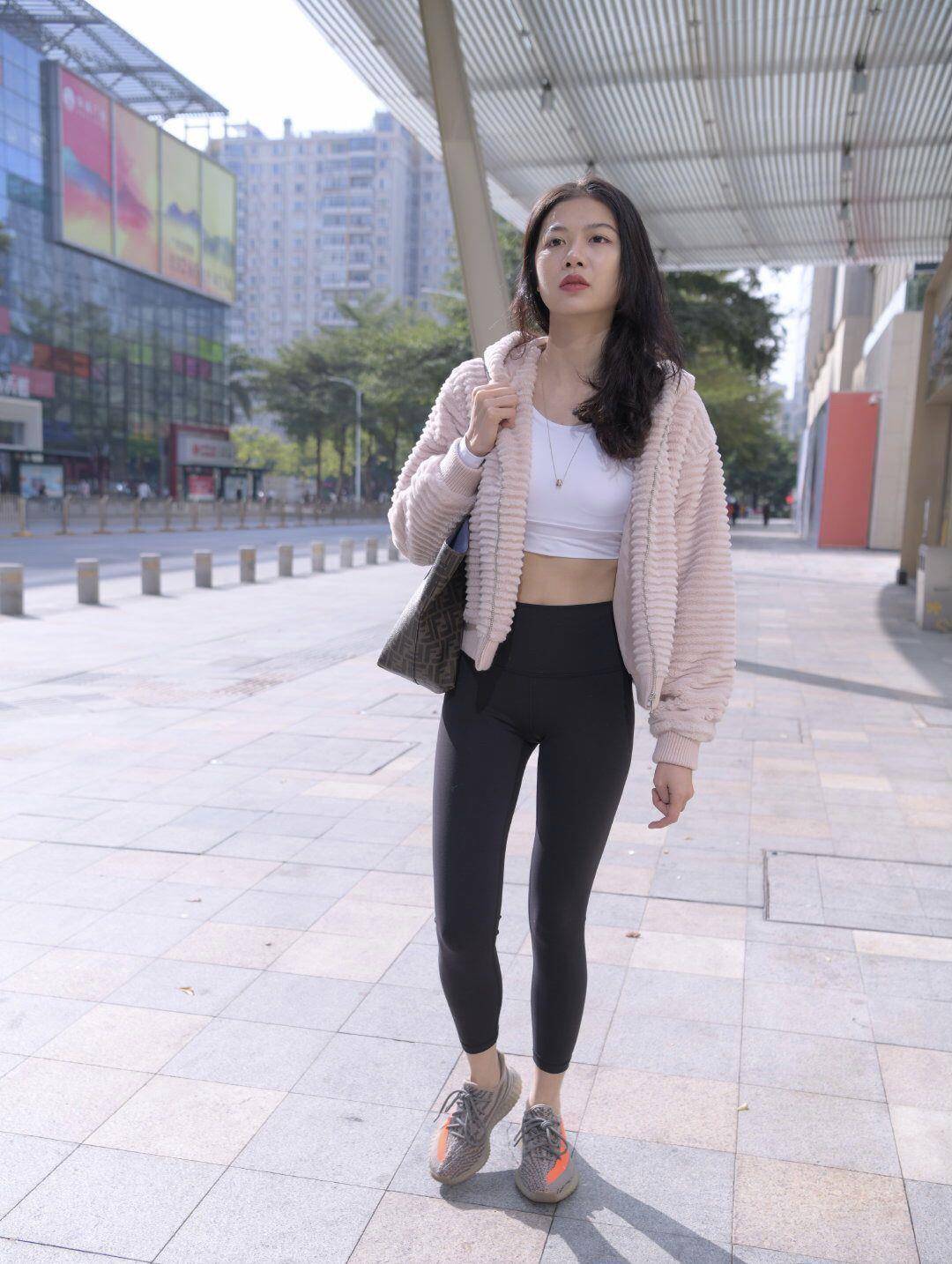 图片[3]-逛街的紧身瑜伽裤女孩 J1455 411P2V-26.6GB-美色吧