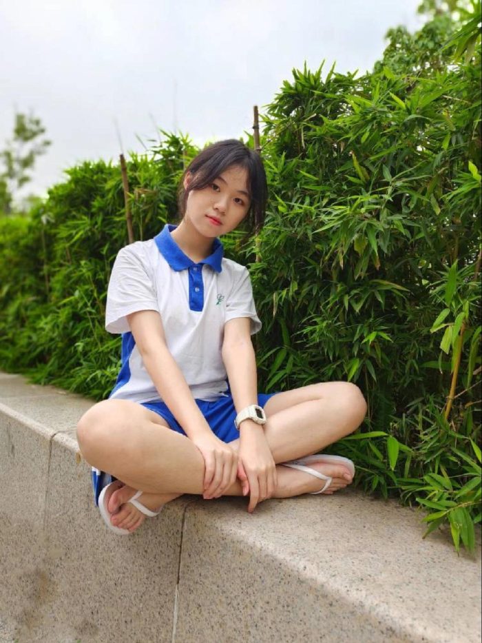 穿校服非常清纯的小姑娘【49P】20003-美色吧