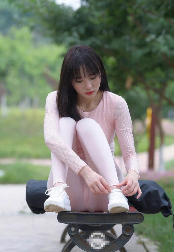 图片[4]-粉粉的瑜伽裤女孩太可爱了 J2090 854P1V-30.4GB-美色吧