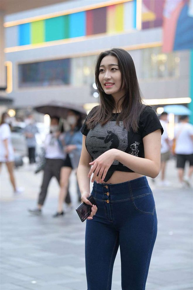 图片[3]-紧身牛仔裤女人J2784 240P-6.66GB-美色吧