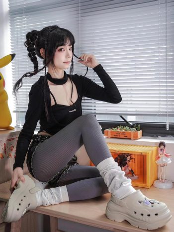 图片[9]-牛仔热裤+灰丝姑娘玩自拍-美色吧