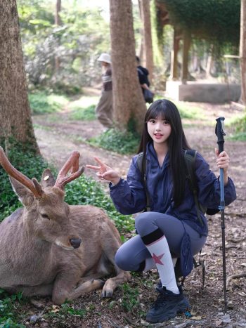 图片[5]-爱爬山的瑜伽裤MM，太甜美了！~-美色吧