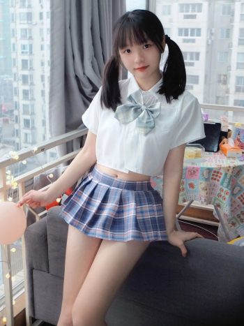 图片[7]-网格丝袜的清纯双马尾小姑娘-美色吧